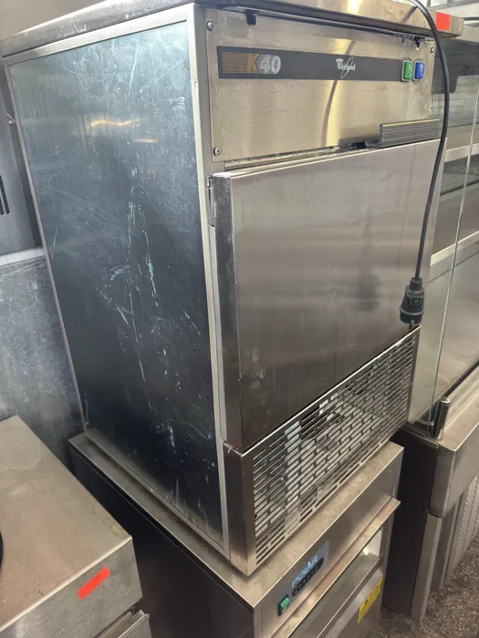 Машина за лед Whirlpool K40 40кг/24ч