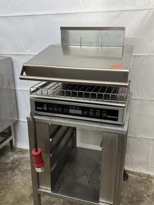 Професионален Саламандър / Тостер Lincat 3 kW с регулируема скара