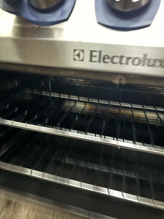 Газова печка Electrolux – 6 котлона, газова фурна, пропан-бутан