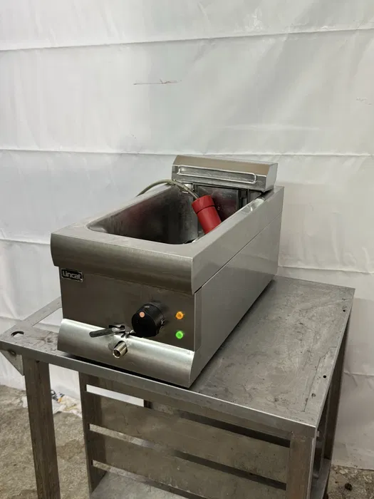 Професионален Фритюрник Lincat Silverlink 9л 9kW